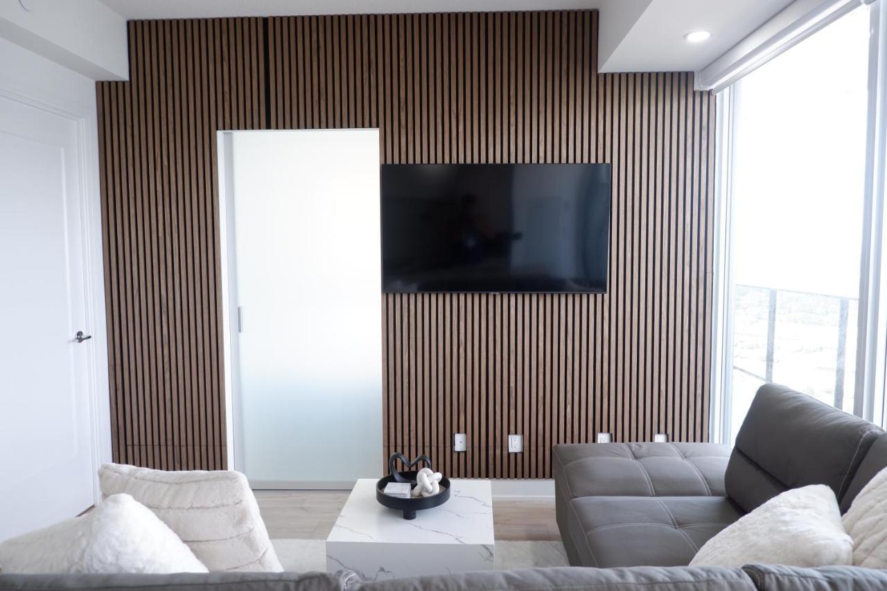 Modern Luxury Waterfront Condo Mississauga Exterior photo